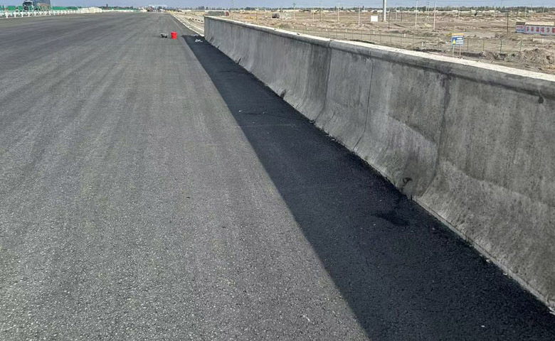 硅烷膏体施工现场