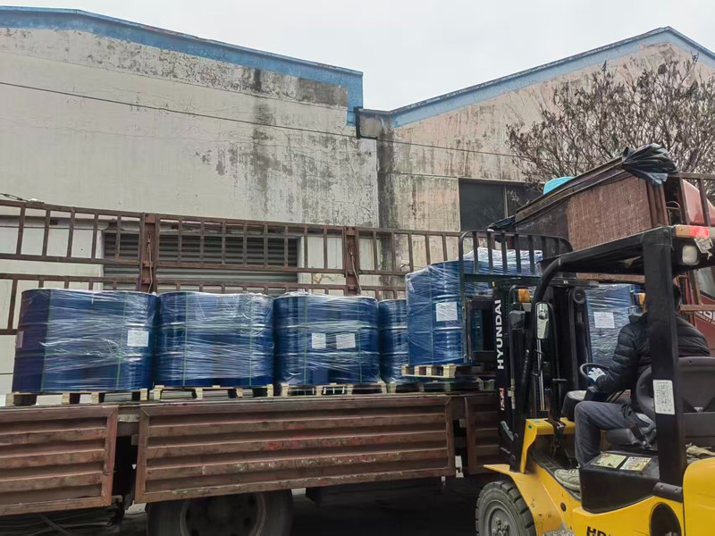 2026年2月5日慕湖牌沥青乳化剂及沥青抗剥落剂出口乌干达